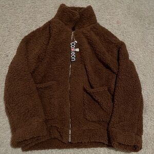 Brown sherpa jacket, perfect for the cold weather and cute outfits